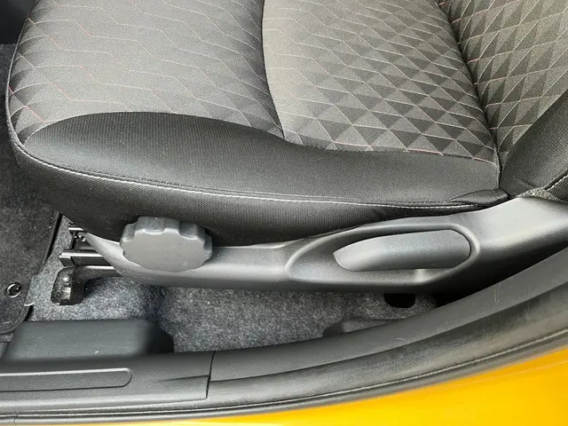 Mitsubishi Space Star 1.2 Nova Clima Navi 2020 Benzine 12