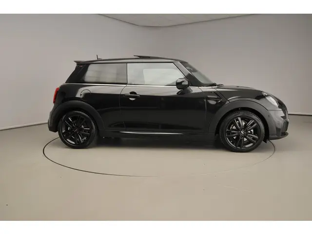 MINI 3-Deurs Cooper Rockingham GT 2024 Benzine 4