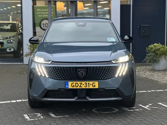 Peugeot e-3008 Allure 210pk 73 kWh 2024 Elektrisch 5