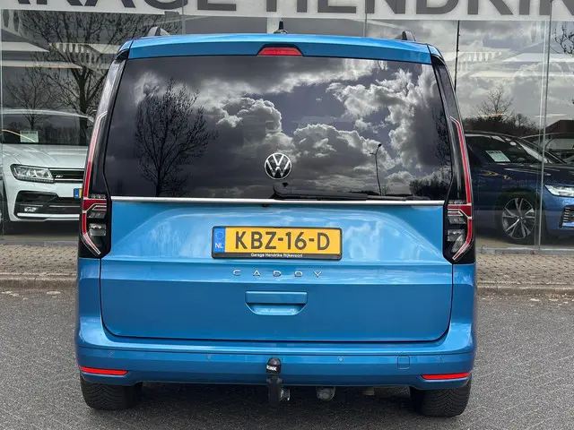 Volkswagen Caddy 1.5 TSI DSG Style 5p 2021 Benzine 8