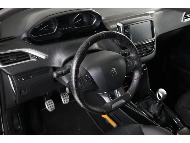 Peugeot 2008 1.2 PureTech GT-Line 2018 Benzine 9