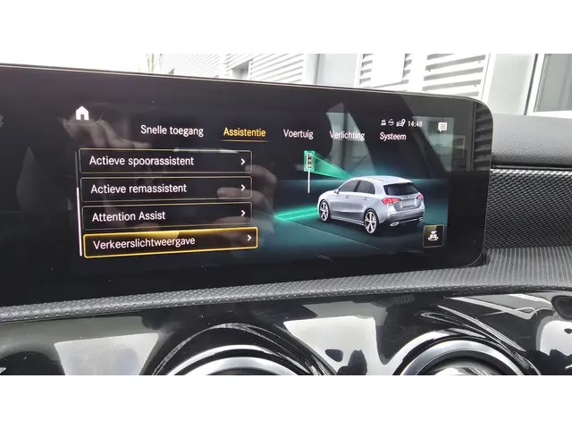 Mercedes-Benz A-Klasse 200 Luxury Line 2022 Benzine 33