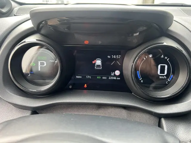 Toyota Yaris 1.5 Hybrid Executive 2021 Hybride Benzine 9