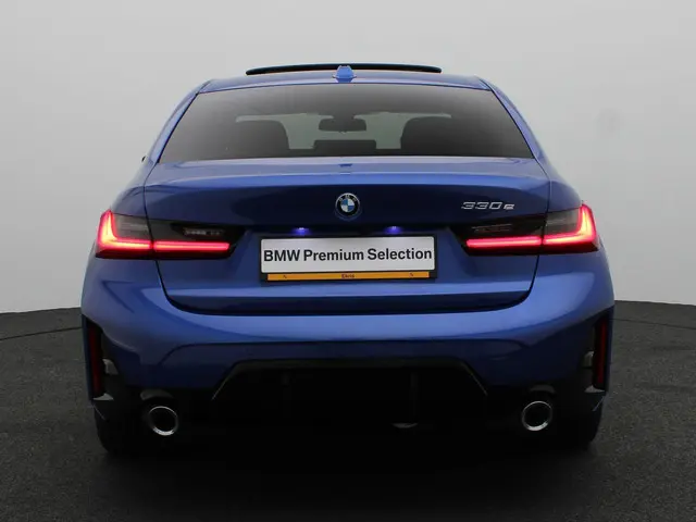 BMW 3 Serie Sedan 330e 2025 Hybride Benzine 5