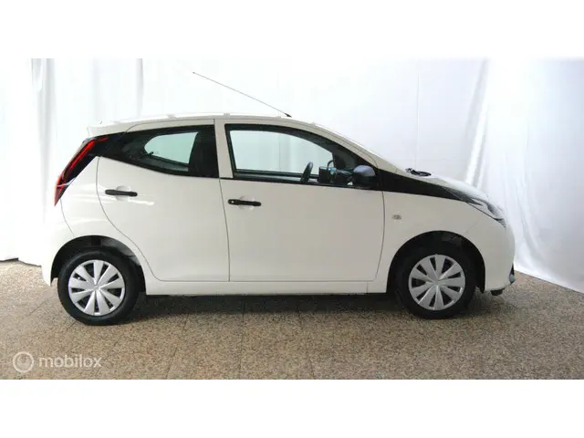 Toyota Aygo 1.0 VVT-i x 2020 Benzine 4