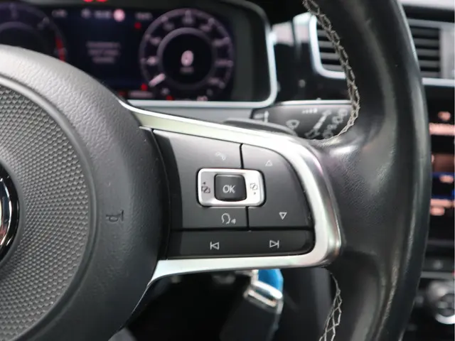 Volkswagen Golf 2.0 TDI GTD DSG 2018 Diesel 40