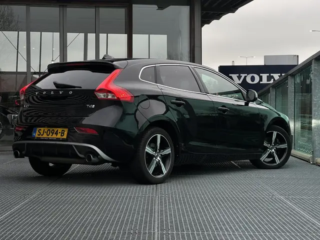 Volvo V40 2.0 T4 Business Sport 2018 Benzine 23