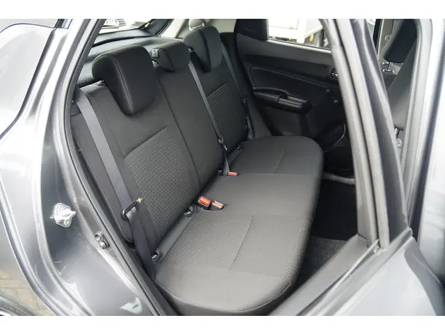 Suzuki Swift 1.2 Comfort Smart Hybrid 2021 Benzine 15