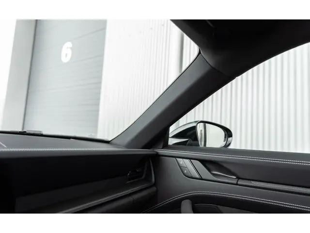 Porsche 911 3.0 Carrera GTS 2022 Benzine 45