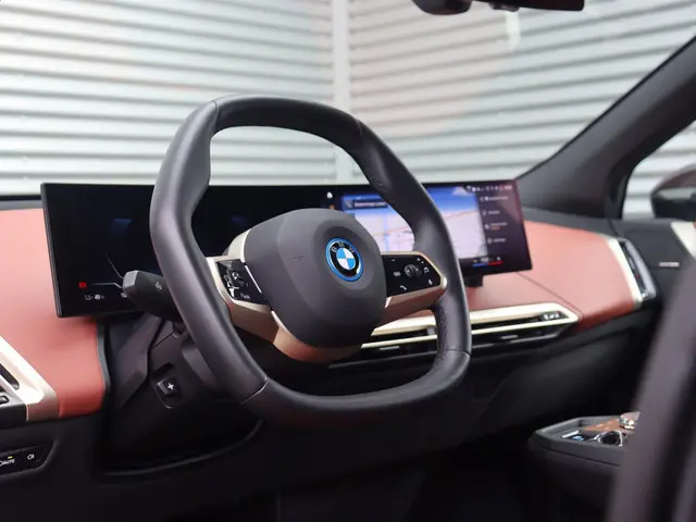 BMW iX xDrive40 2022 Elektrisch 14
