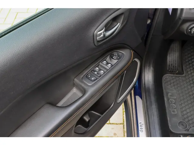 Jeep Compass 1.4 MultiAir Limited 4x4 2018 Benzine 19