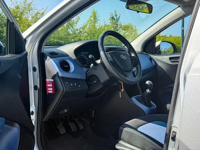 Hyundai i10 1.0i i-Motion Comfort 2016 Benzine 9