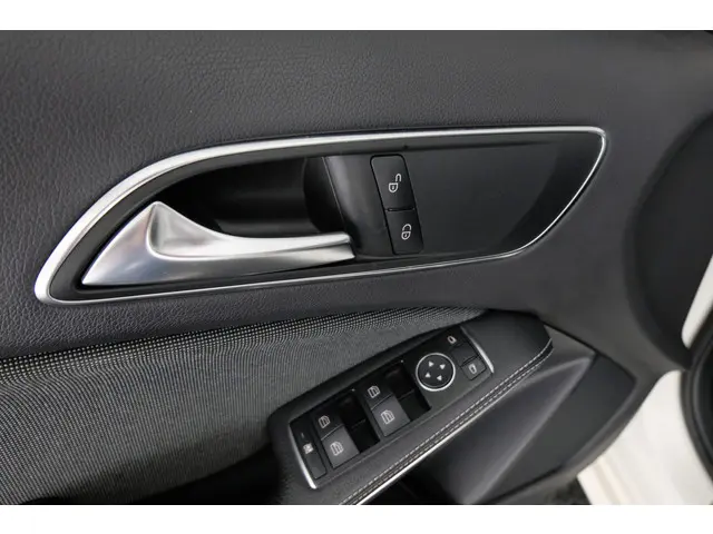 Mercedes-Benz A-Klasse 180 Ambition 2013 Benzine 16