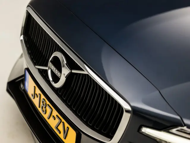 Volvo V60 2.0 B3 Business Sport 2020 Hybride Benzine 35