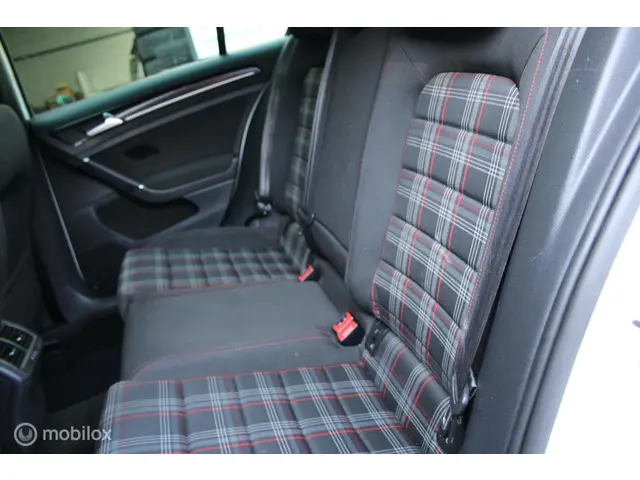 Volkswagen Golf 2.0 TSI GTI 2013 Benzine 24