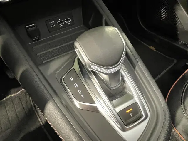 Renault Captur 1.3 TCe 130 Initiale Paris 2020 Benzine 23