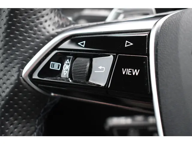 Audi RS6 Avant 4.0 TFSI quattro 2022 Benzine 77