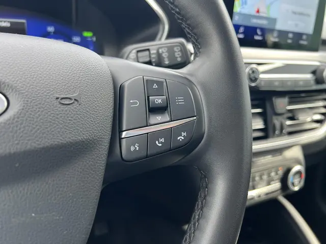 Ford Kuga 2.5 FHEV Titanium 2022 Hybride Benzine 25