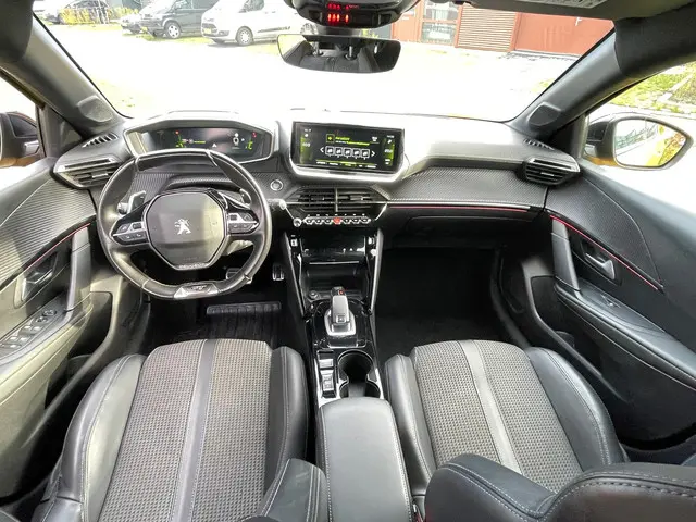 Peugeot 208 1.2 Turbo GT AUTOMAAT 2021 Benzine 17