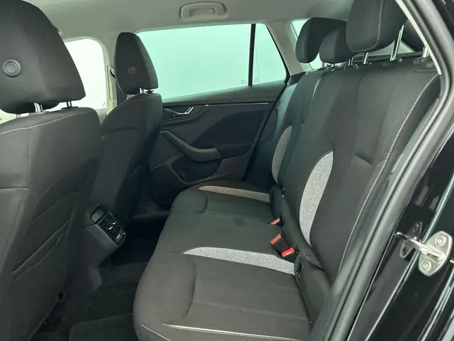 Škoda Kamiq 1.0 TSI Business Edition DSG 2025 Benzine 8