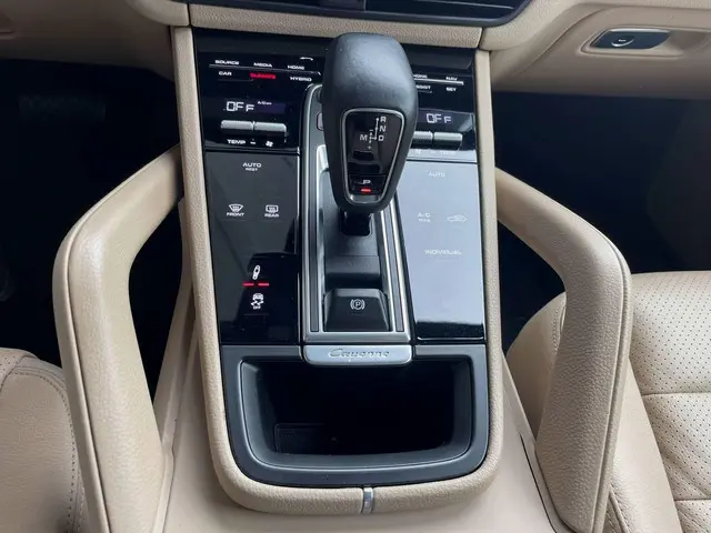 Porsche Cayenne 3.0 E-Hybrid 2021 Hybride Benzine 15