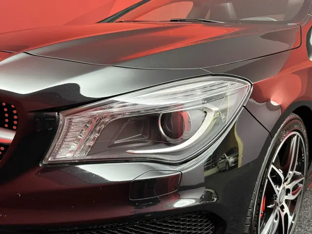 Mercedes-Benz CLA CLA 250 Edition 1 2013 Benzine 23