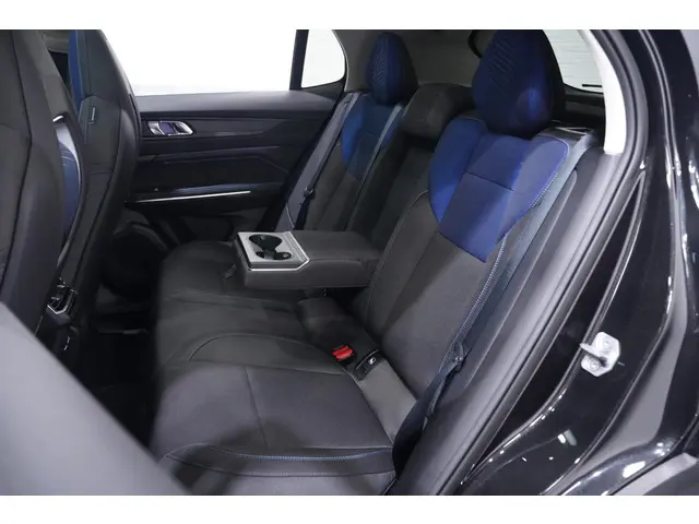 Lynk & Co 01 1.5 2023 Hybride Benzine 40