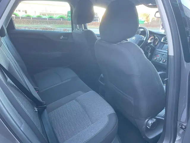 Citroën C4 1.2 PureTech Feel Collection 2015 Benzine 16