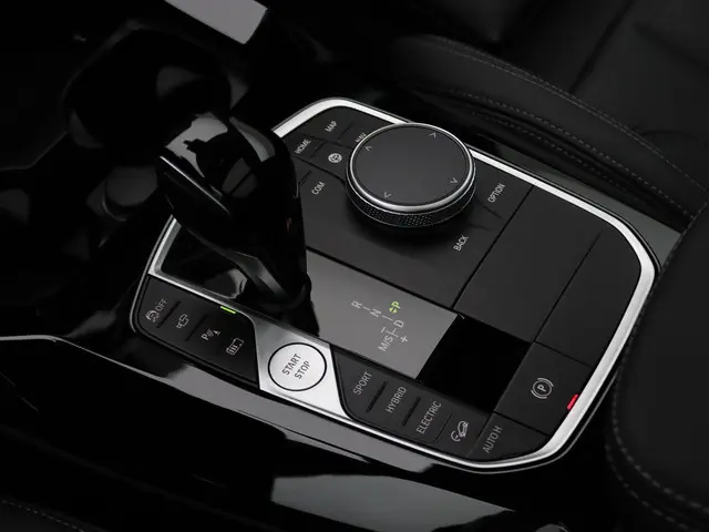 BMW X3 xDrive30e 2024 Hybride Benzine 27