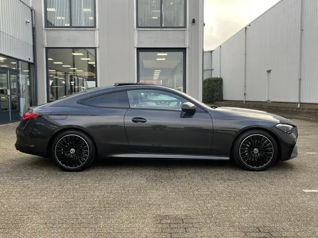 Mercedes-Benz CLE Coupé 200 AMG Line 2024 Benzine 3
