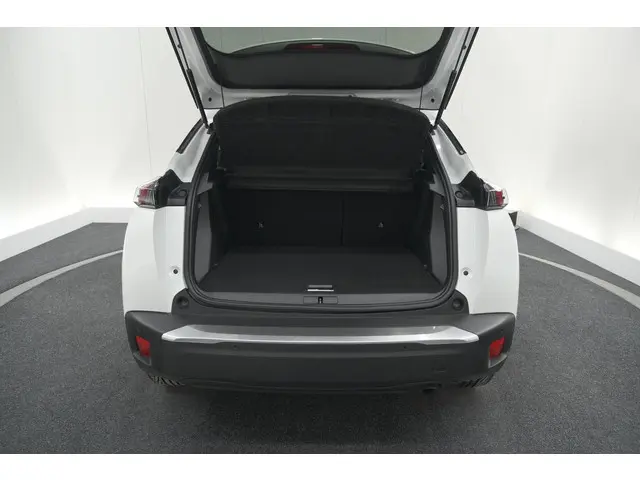 Peugeot 2008 PureTech 102 Allure Pack 2023 Benzine 58