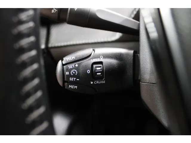 Peugeot 208 1.2 PureTech Blue Lease Active 2019 Benzine 18