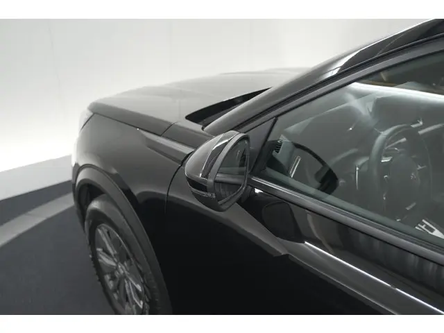 Peugeot 2008 PureTech 130 Active Pack 2023 Benzine 18