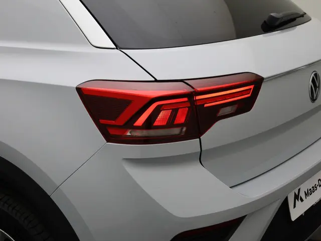 Volkswagen T-Roc 1.5TSI/150PK DSG Sport 2021 Benzine 23