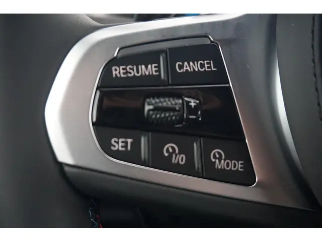 BMW XM 50e 2025 Hybride Benzine 11