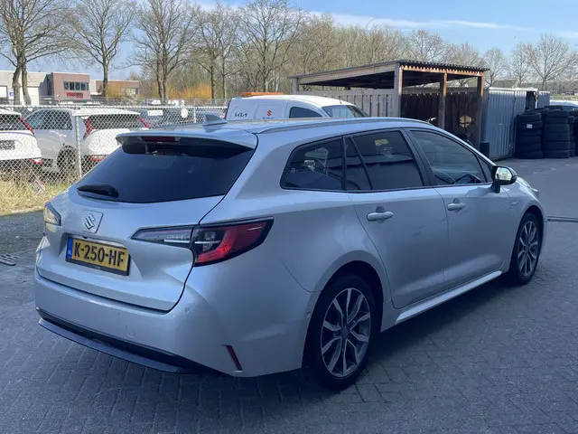 Suzuki Swace 1.8 Hybrid Style 2021 Hybride Benzine 9