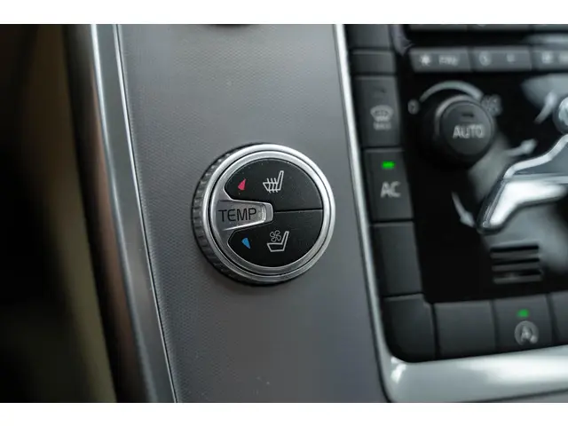 Volvo V70 2.0 T4 Inscription Edition 2015 Benzine 38