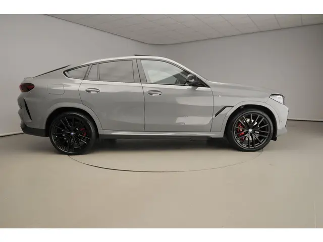 BMW X6 xDrive40i 2022 Benzine 4