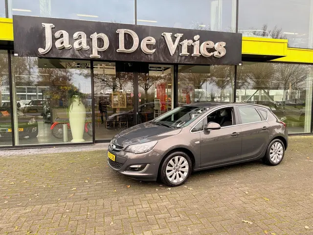Opel Astra 1.4 Cosmo 2014 Benzine