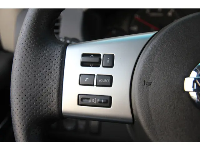 Nissan Navara 2.5 dCi XE King Cab 2012 Diesel 30