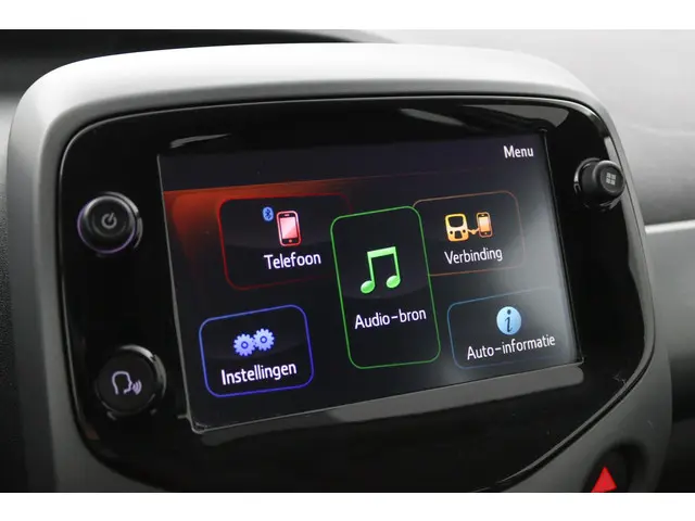 Toyota Aygo 1.0 VVT-i x-play 2022 Benzine 41