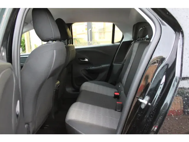 Opel Corsa 1.2T 100PK Led/Camera/PDC/LMV/Navi! 2023 Benzine 16