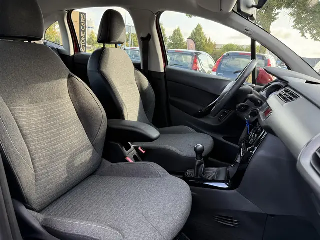 Citroën C3 1.2 PureTech Collection 2015 Benzine 9