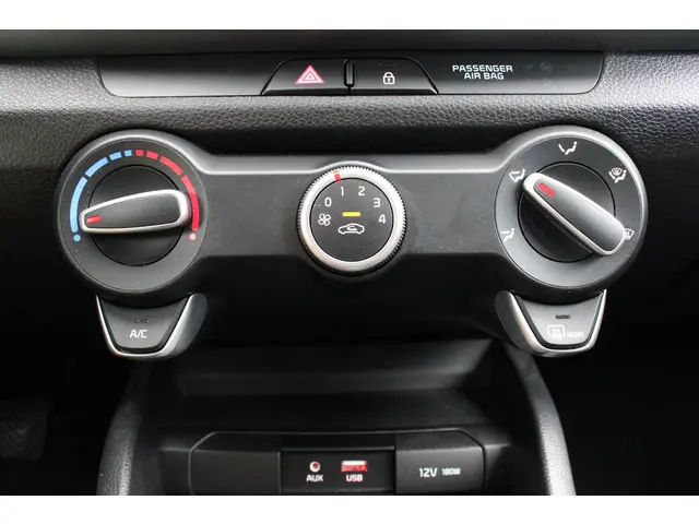 Kia Stonic 1.0 T-GDi DynamicLine 2020 Benzine 22