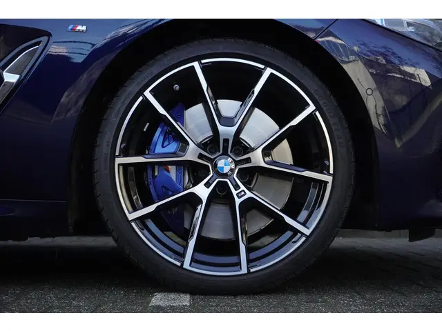 BMW 8 Serie 840i xDrive 2025 Benzine 6