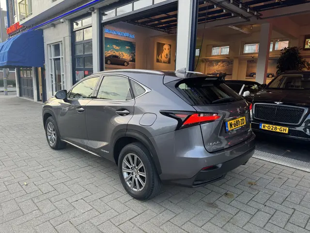 Lexus NX 300h AWD Business Line 2016 Hybride Benzine 3