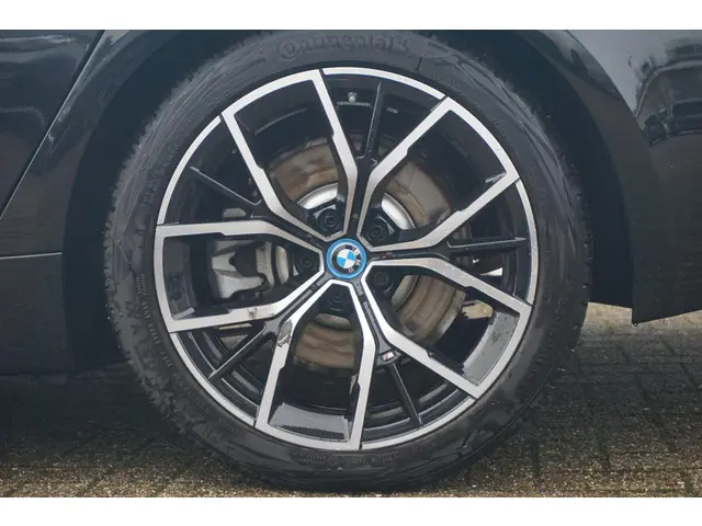 BMW 5 Serie Touring 530e 2024 Hybride Benzine 9