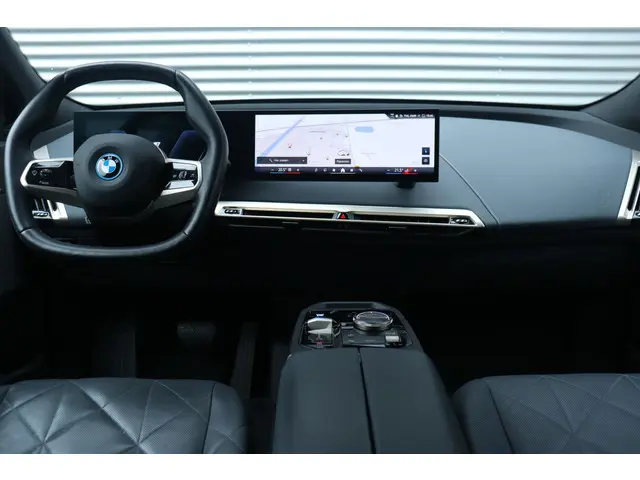 BMW iX xDrive40 2023 Elektrisch 11