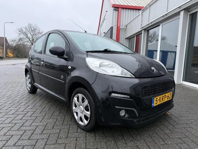 Peugeot 107 1.0 Sportium 2013 Benzine 13