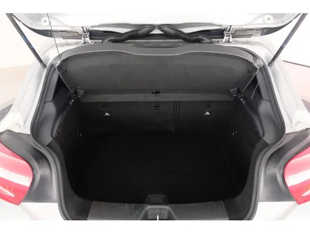 Mercedes-Benz A-Klasse 180 2013 Benzine 24